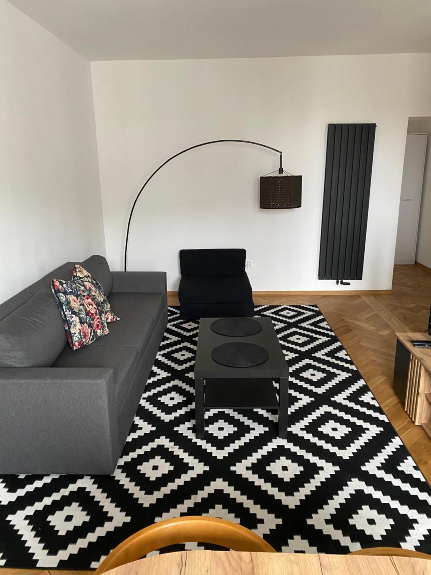 Ohmyhome - Plac Pieciu Rogow - Centrum وارسو المظهر الخارجي الصورة